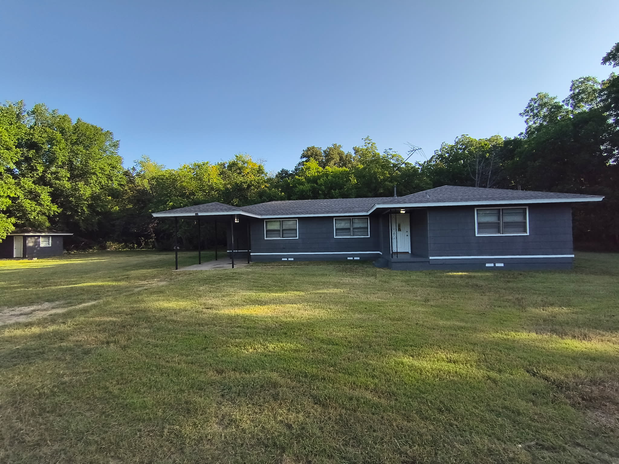 2617 Southwest Crater Creek Road – photo 1 of 10
