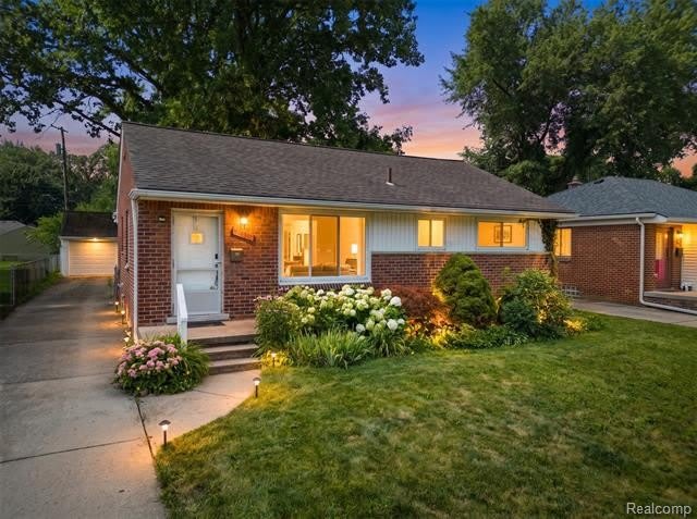 437 W Sunnybrook Drive – photo 1