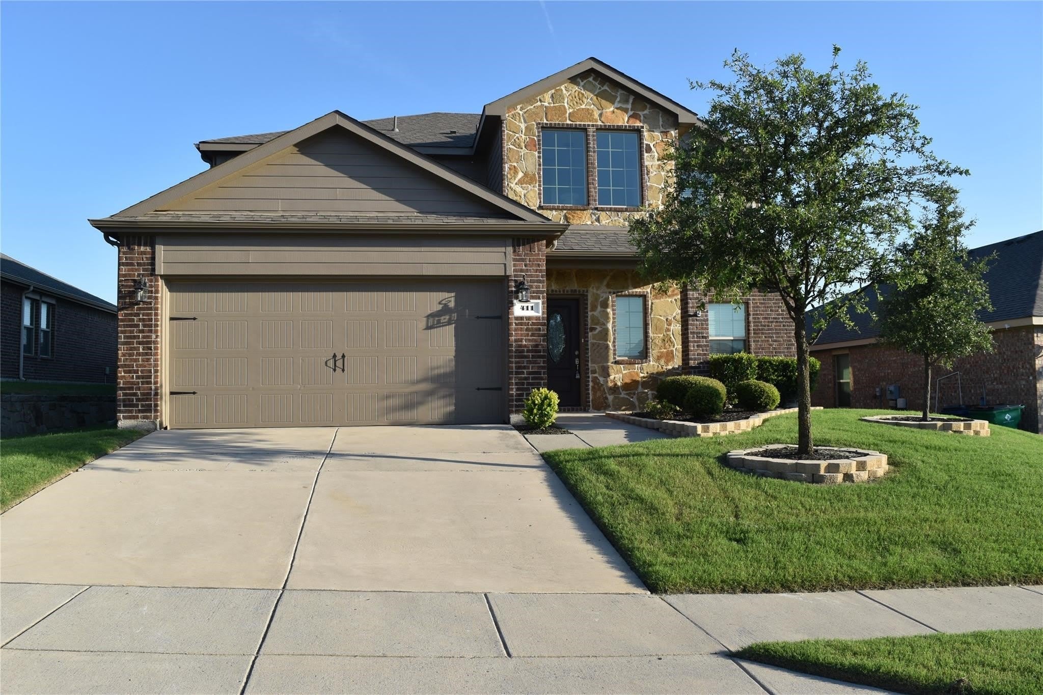 411 Paddock Lane – photo 1