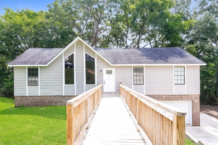 3015 Apple Valley Lane – photo 1