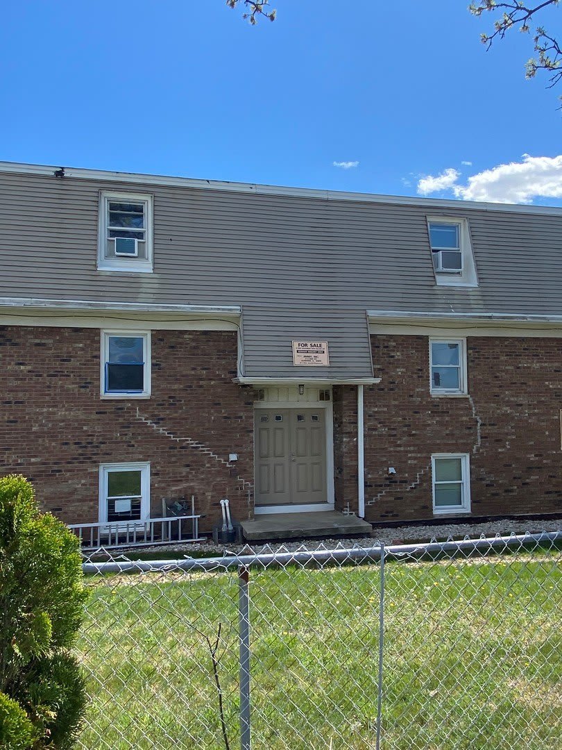 1627 Woodbine Drive – photo 1 of 7