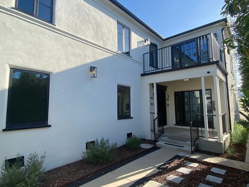 412 S Doheny Dr – photo 1 of 15