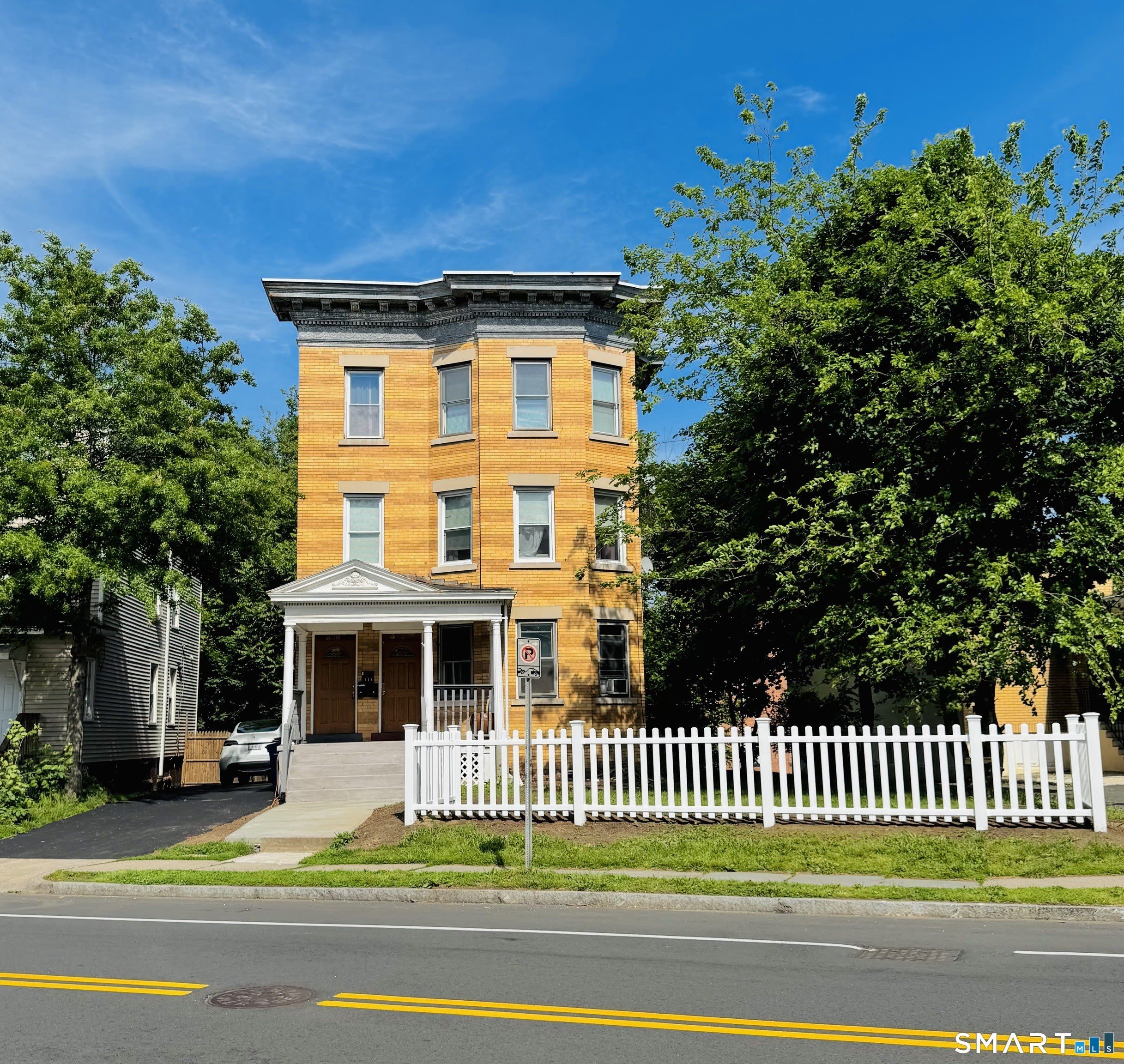 370 Maple Avenue – photo 1