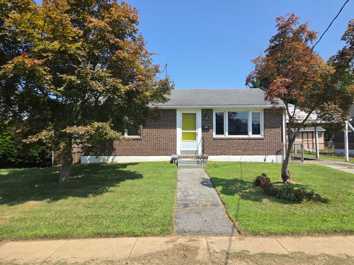 3 Bedroom Single Family Home – photo 1