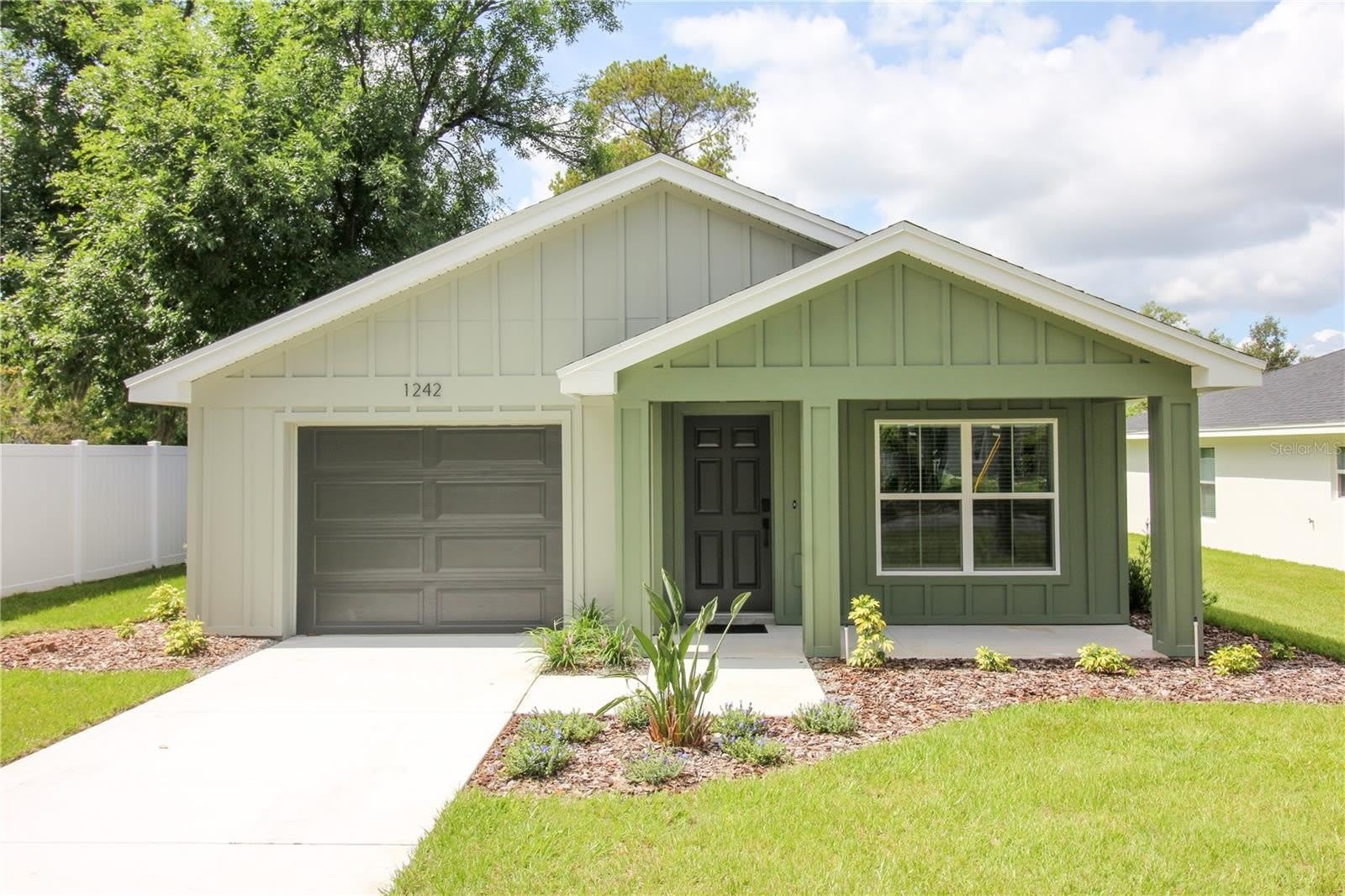 1242 DOROTHY Street – photo 1
