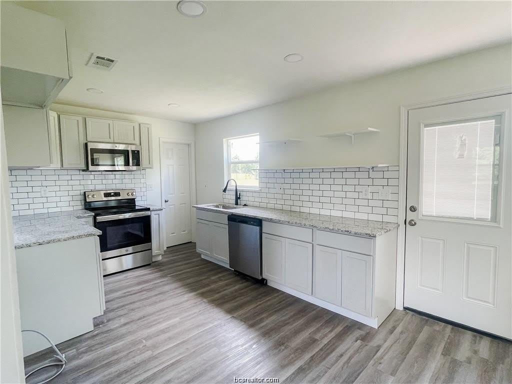 2837 Bob Mathews Street – photo 1 of 6
