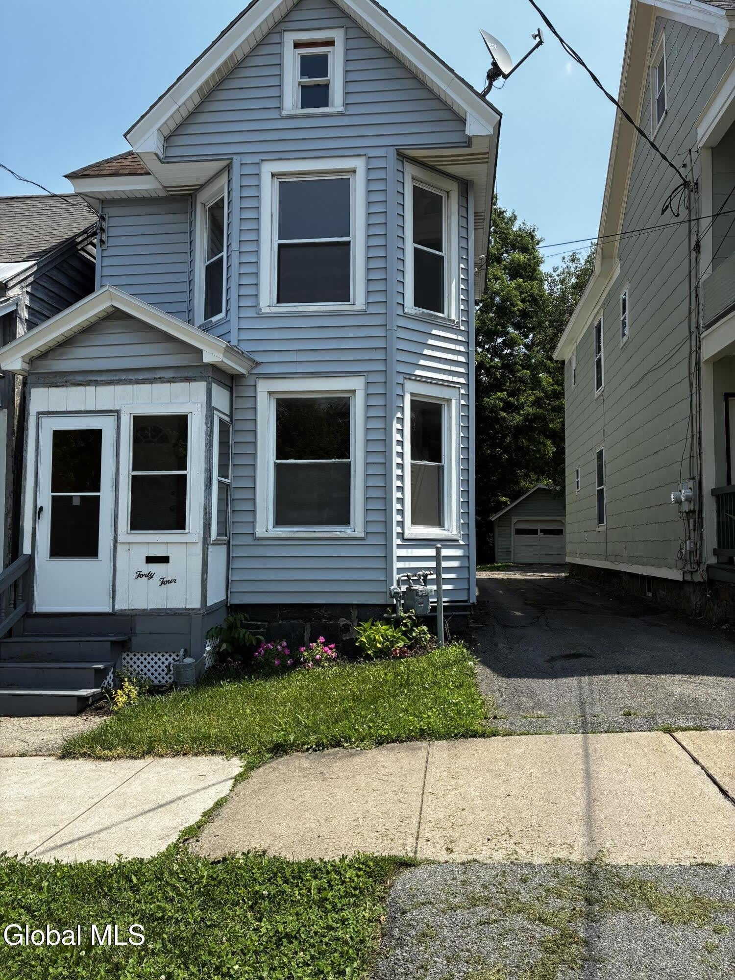 44 S Perry Street – photo 1 of 20