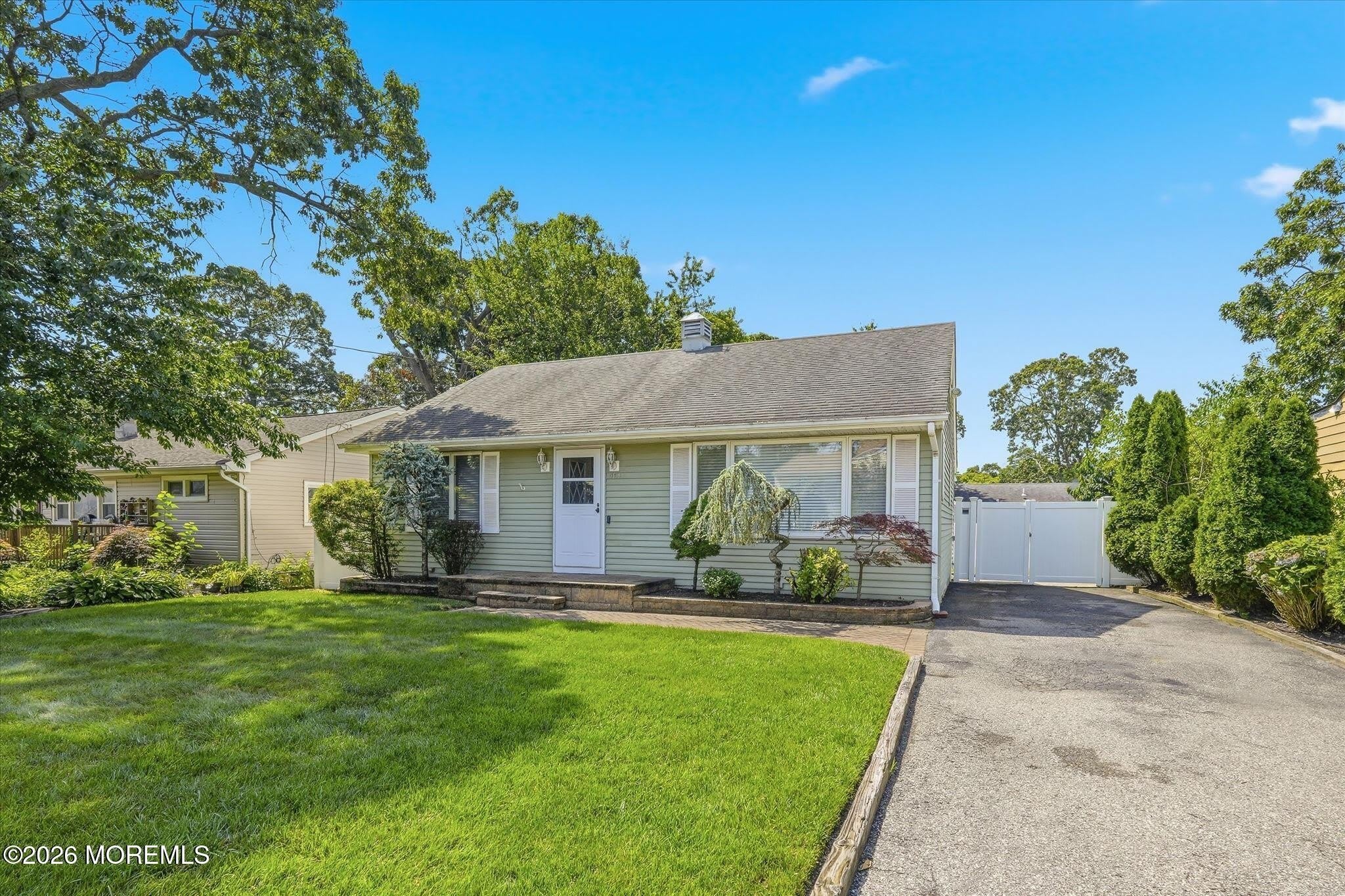 461 Augustus Road – photo 1 of 14