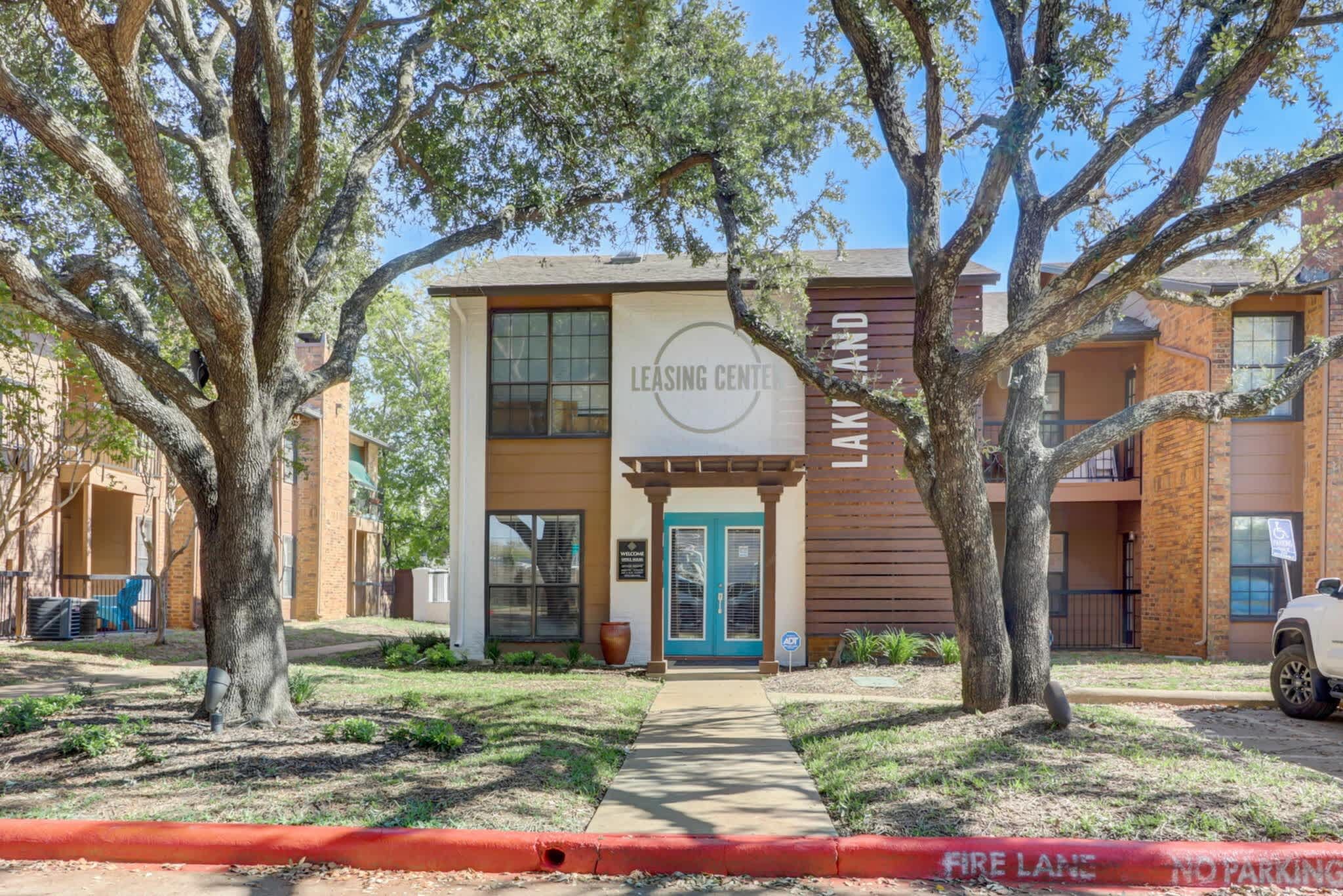 Lakeland Apartments – photo 1 of 274