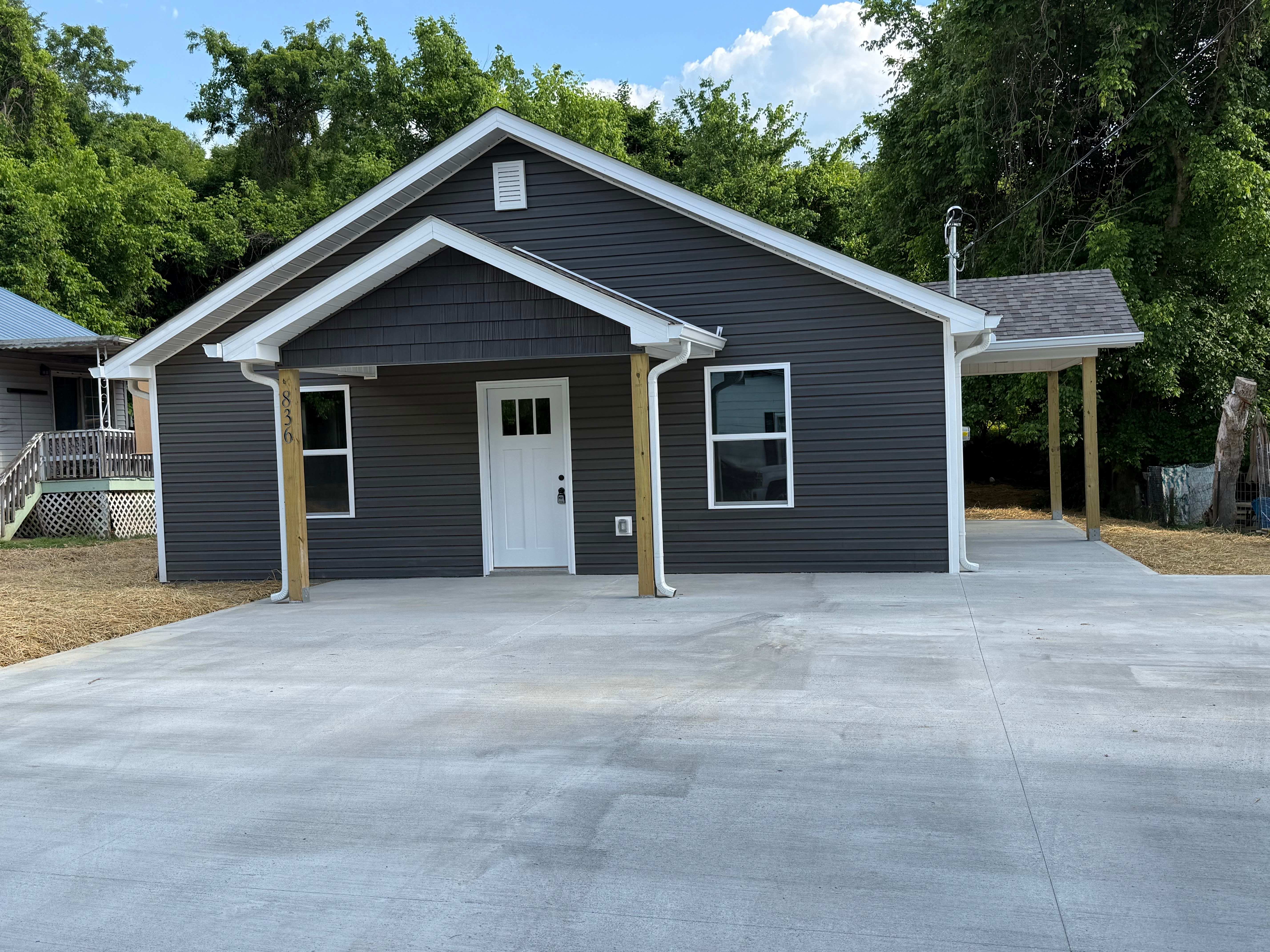 836 Truman St – photo 1 of 12