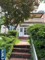 117 Christie Street – photo 1 of 9