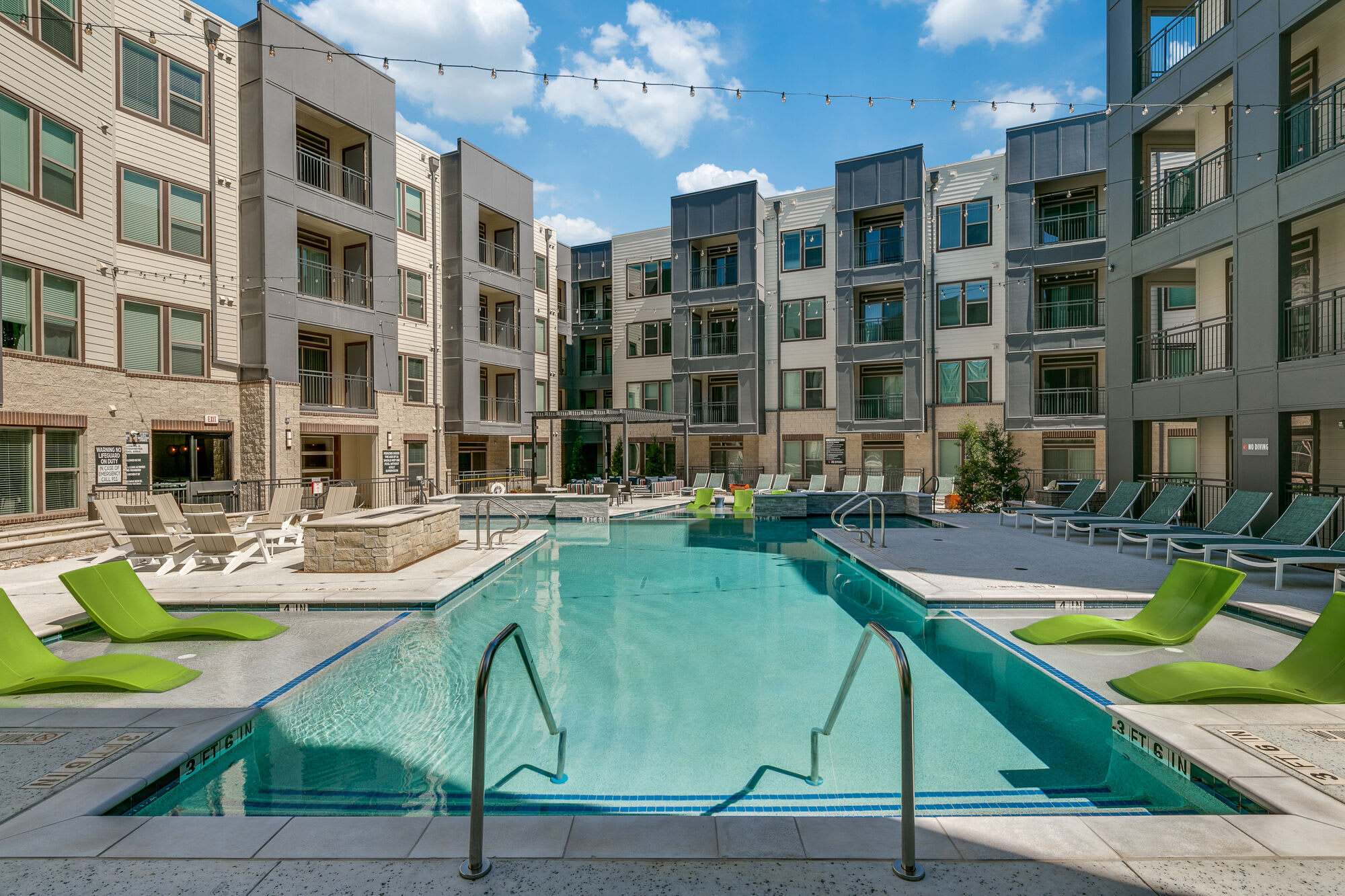 Theo Allen Gateway Apartments Townhomes – photo 1 of 245