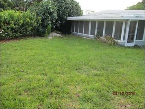 405 27Th Court – photo 1 of 9