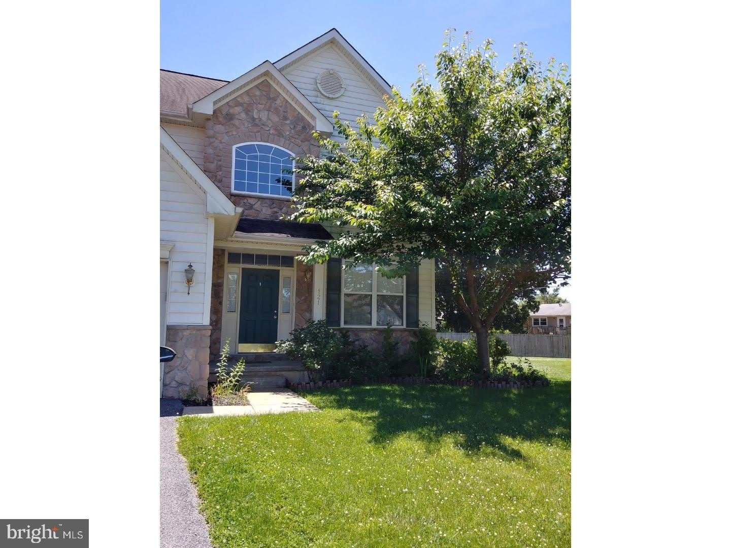 121 GREENS BRANCH Lane – photo 1 of 53