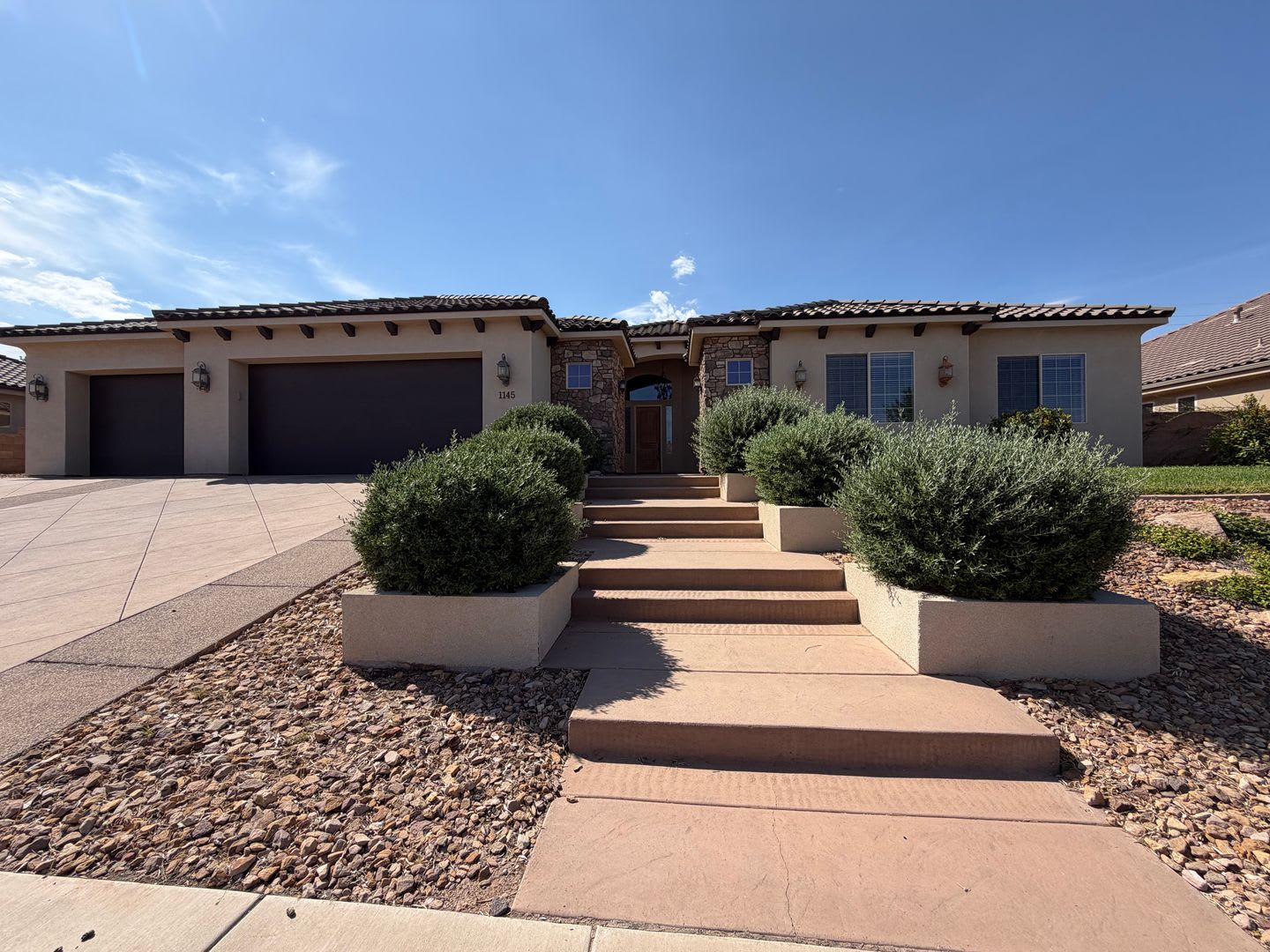 SPACIOUS HOME FOR RENT! – photo 1