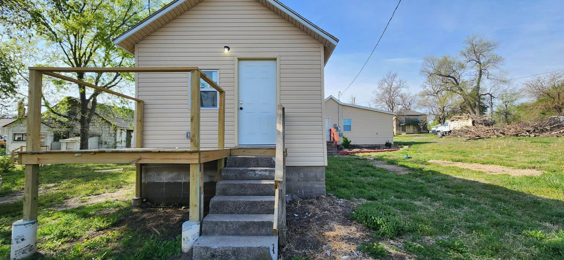 Spacious unit for rent! – photo 1 of 17