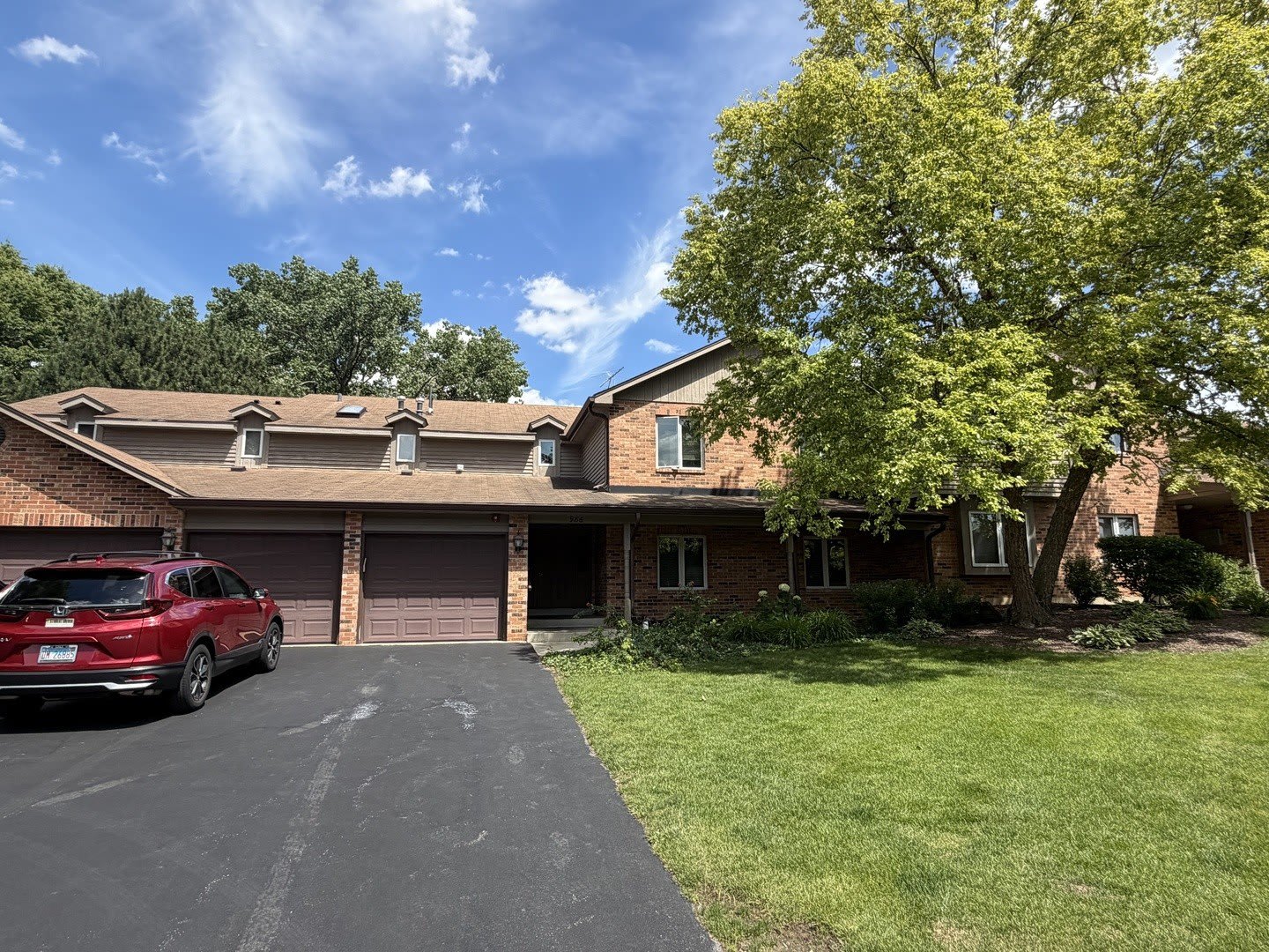 986 West Court – photo 1 of 15