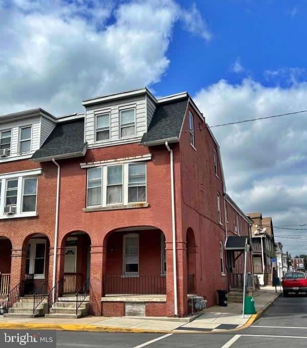1101 W POPLAR Street