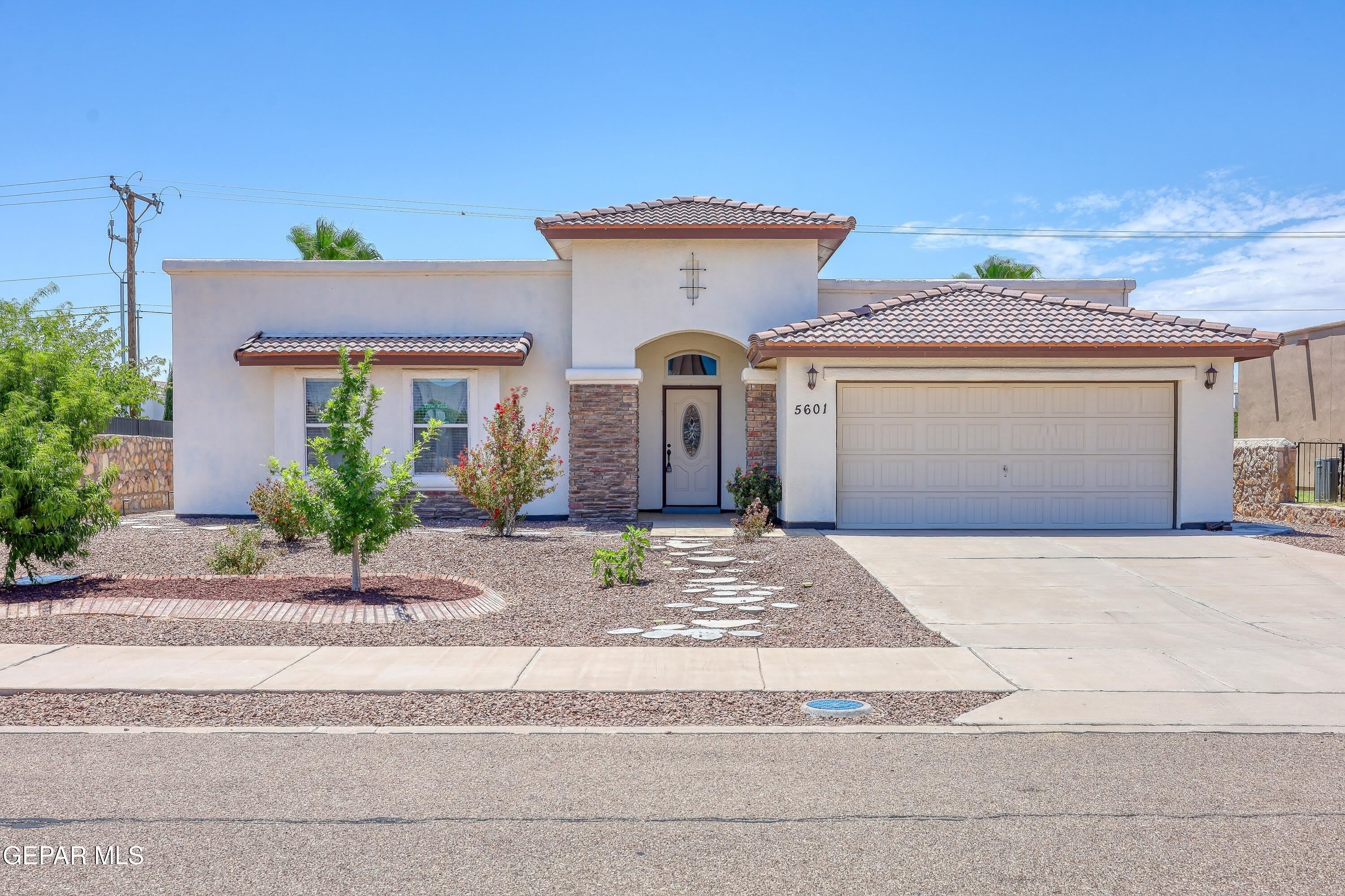 5601 VALLEY MAPLE Drive – photo 1