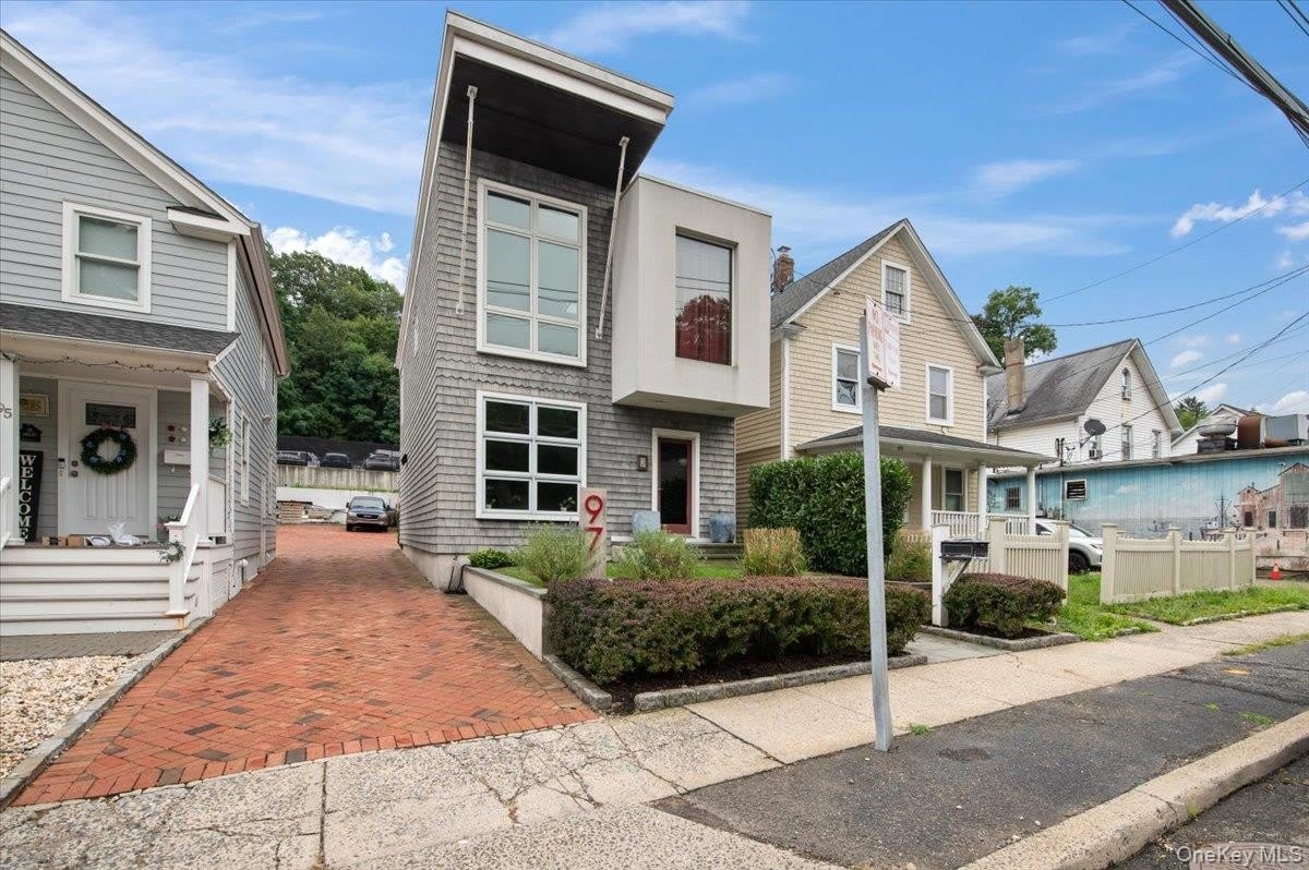 97 Pine Hollow Road – photo 1 of 25