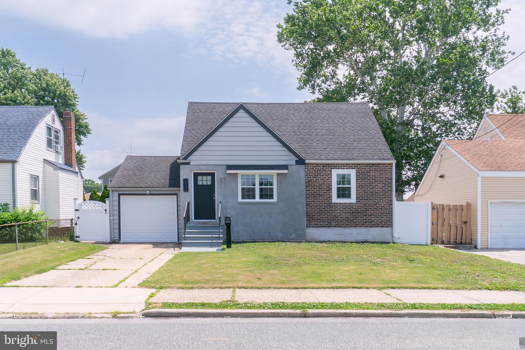 1129 JEFFERSON Avenue – photo 1 of 37