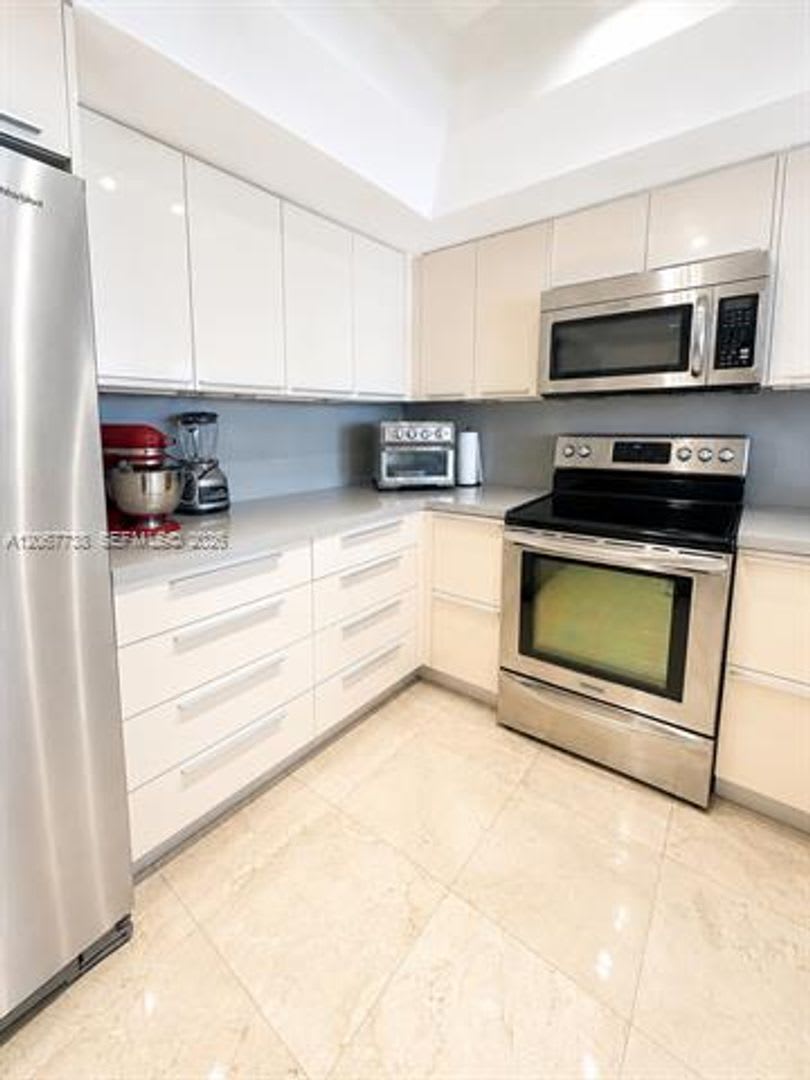 520 Brickell Key Dr cu-A1710, Miami, FL 33131 – photo 1