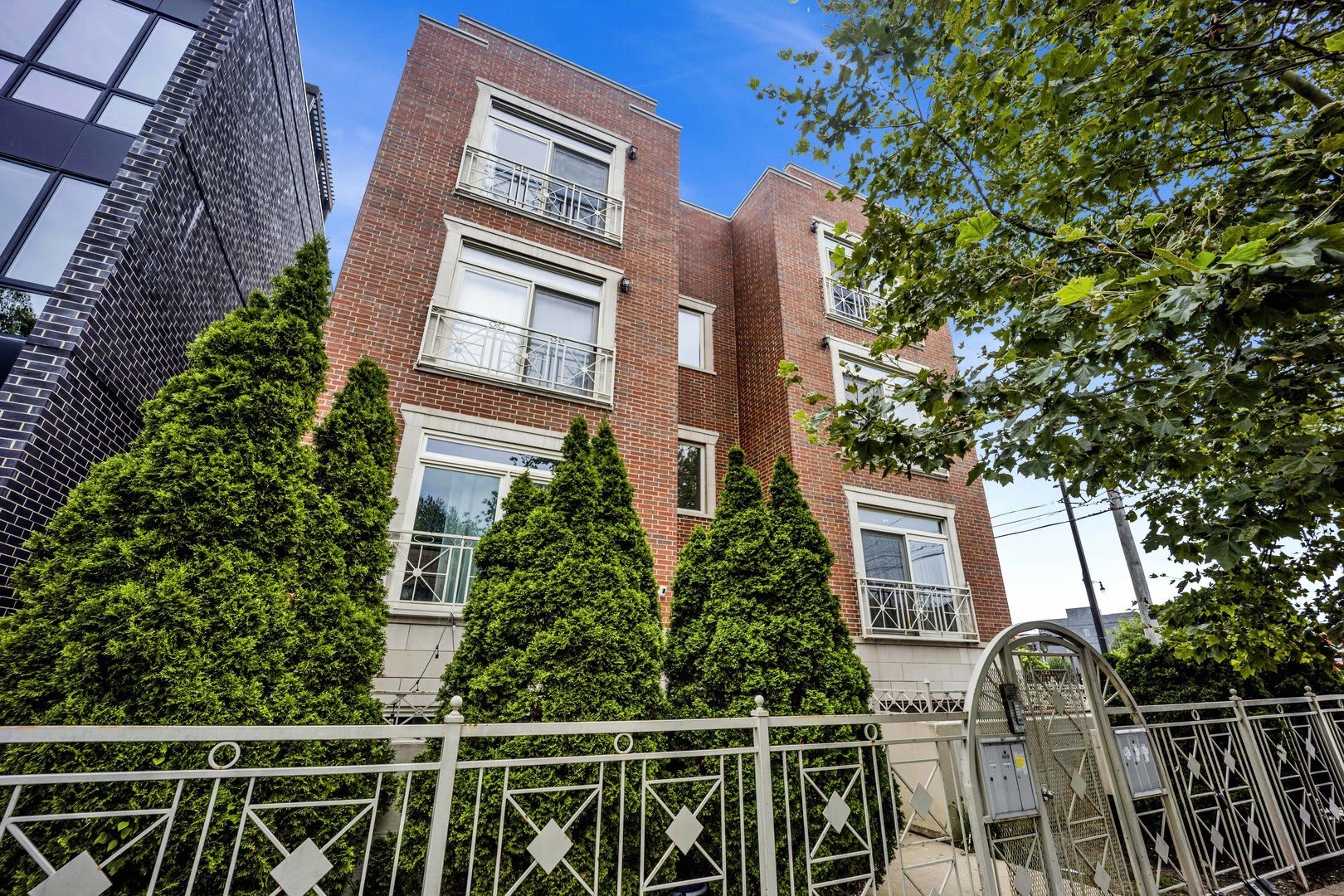 1615 N Campbell Avenue – photo 1