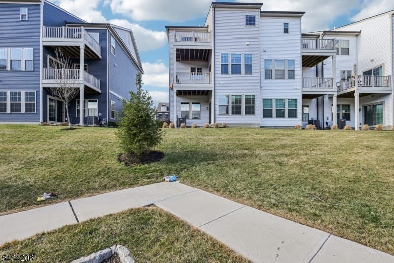 21 Dahlia Dr – photo 1 of 49