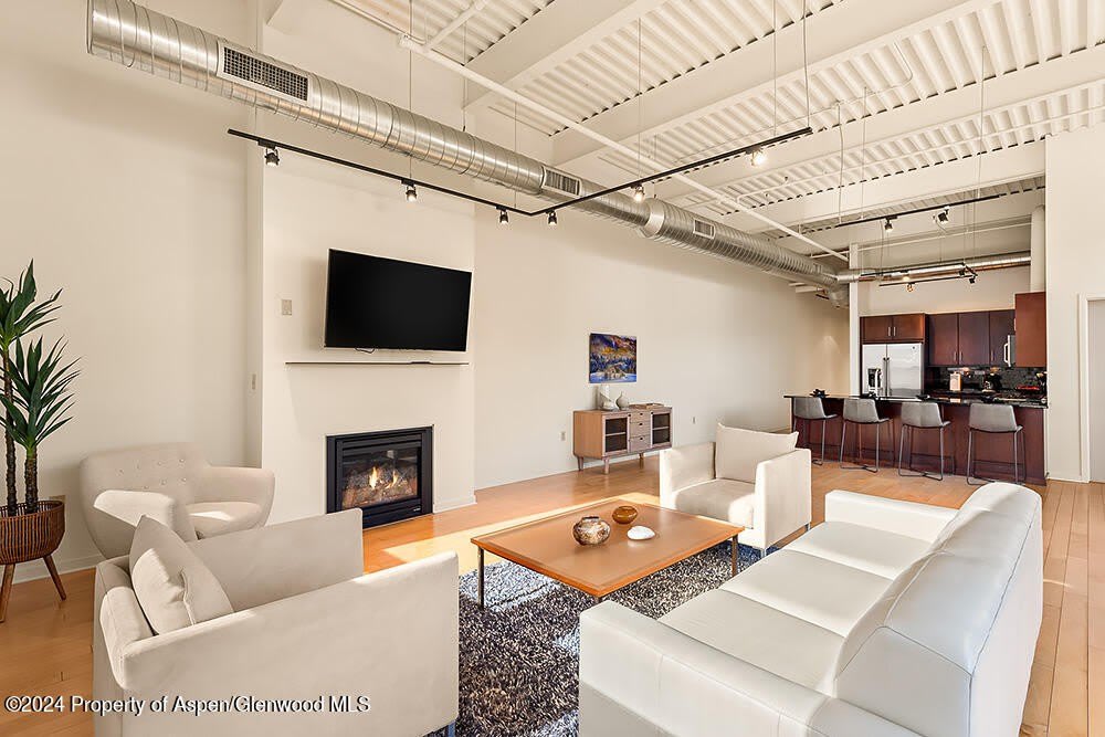 361 Robinson Street – photo 1 of 17