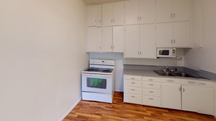 303 1st Avenue Northeast – photo 1 of 18