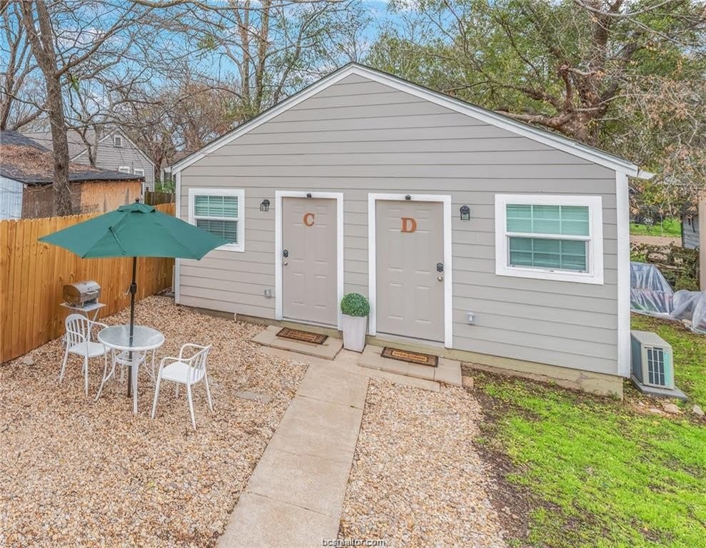 1112 E 26th Street – photo 1