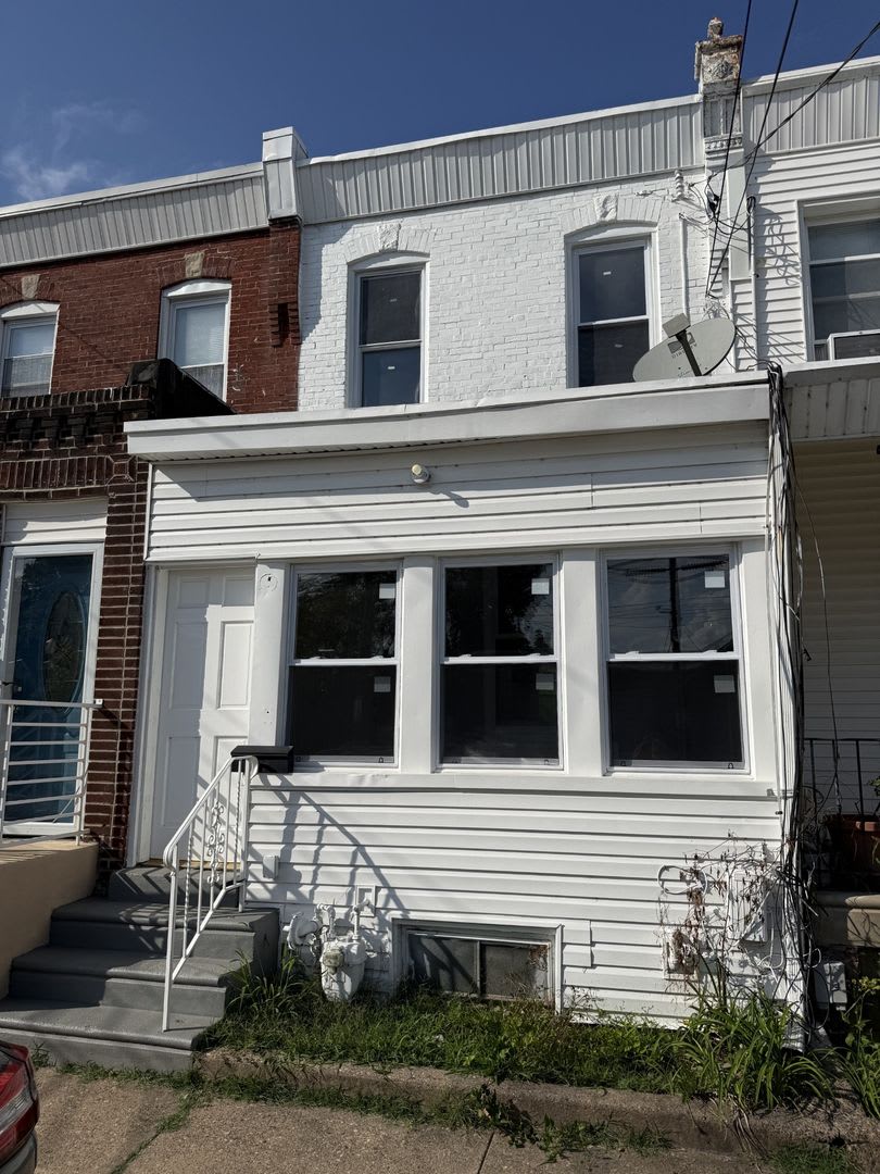 Beautiful 3 Bedroom Home – Updated &amp; Move In Ready – photo 1 of 26