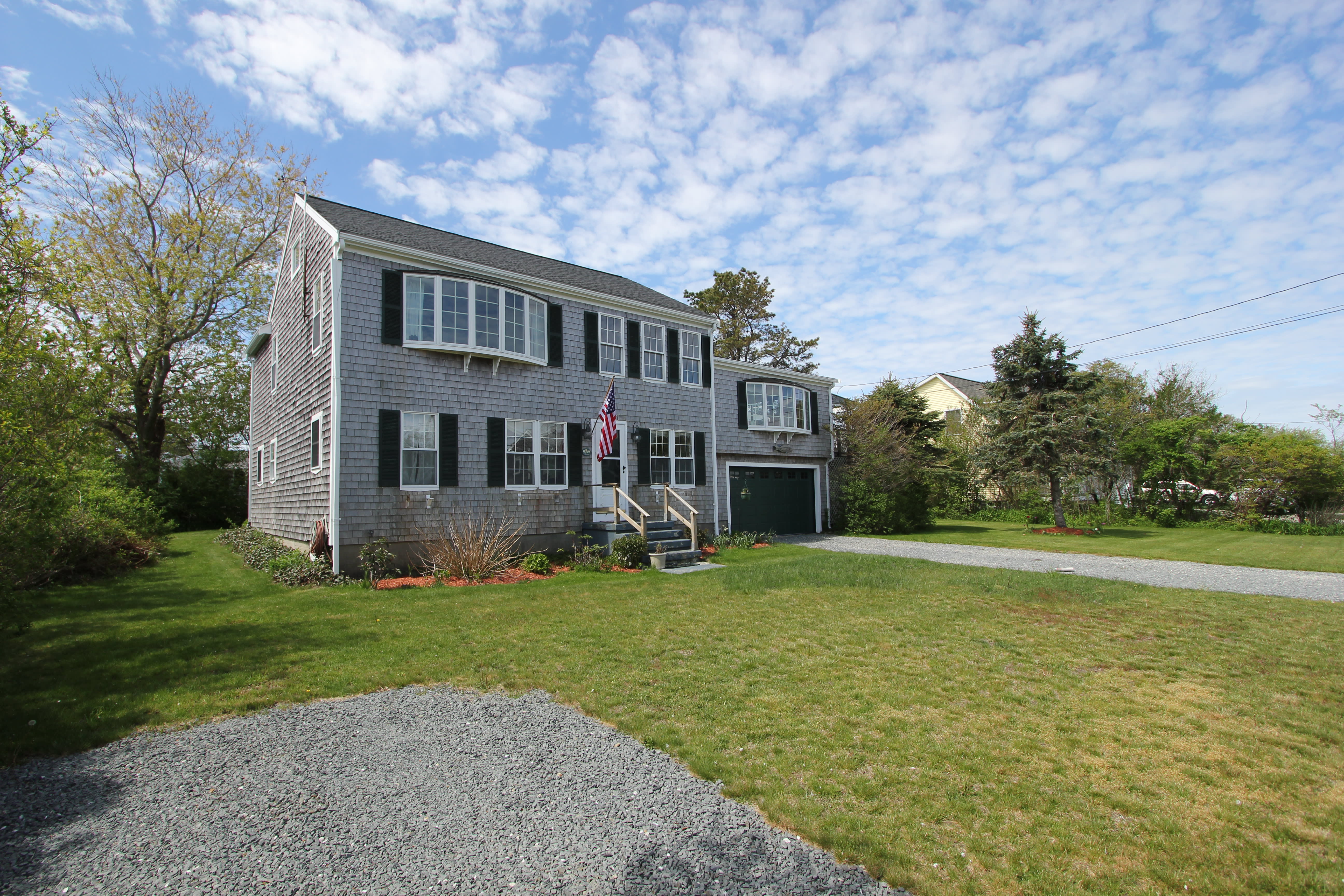 36 Wood Ave – photo 1 of 18