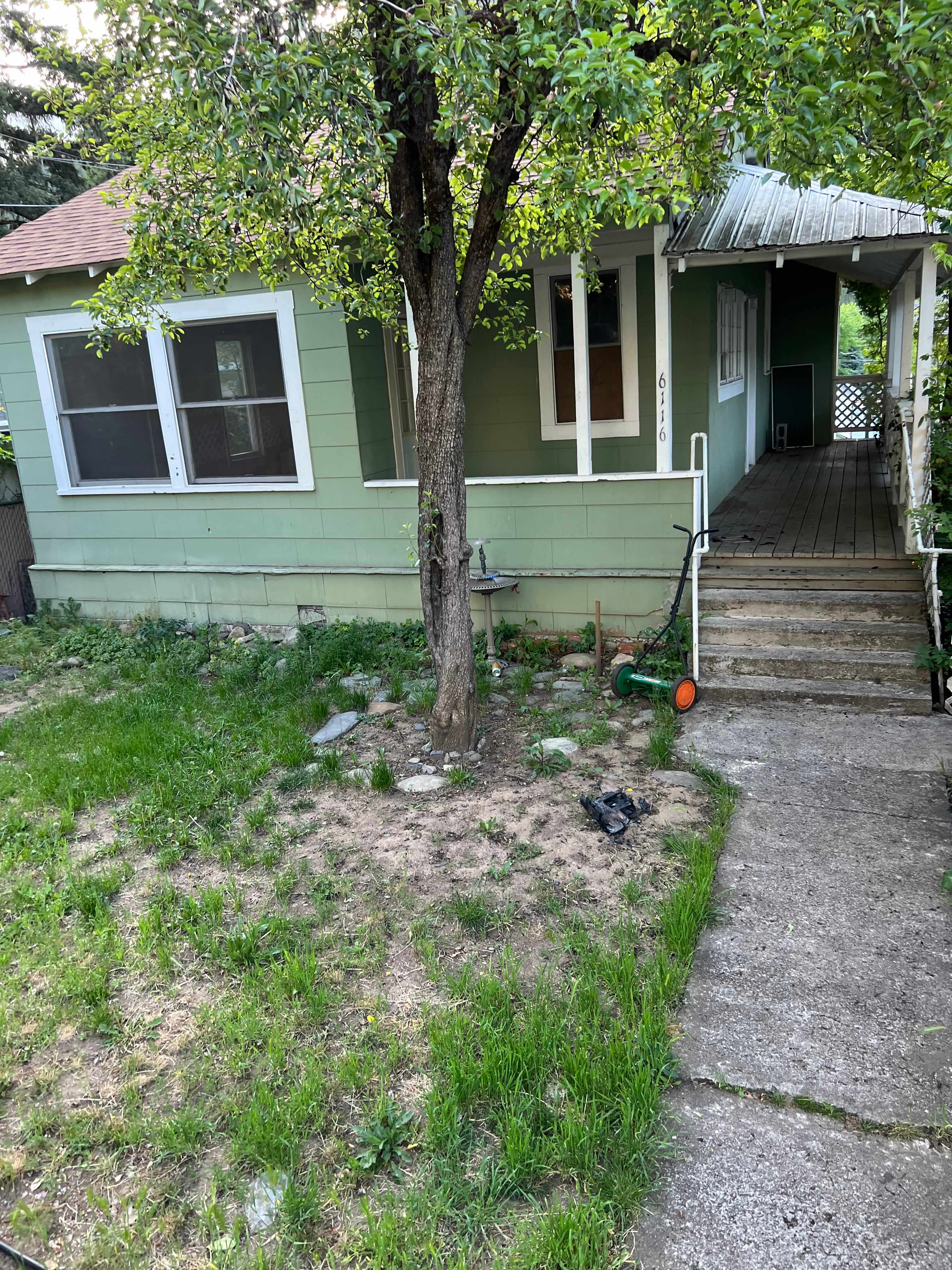6116 Dunsmuir Ave – photo 1 of 6