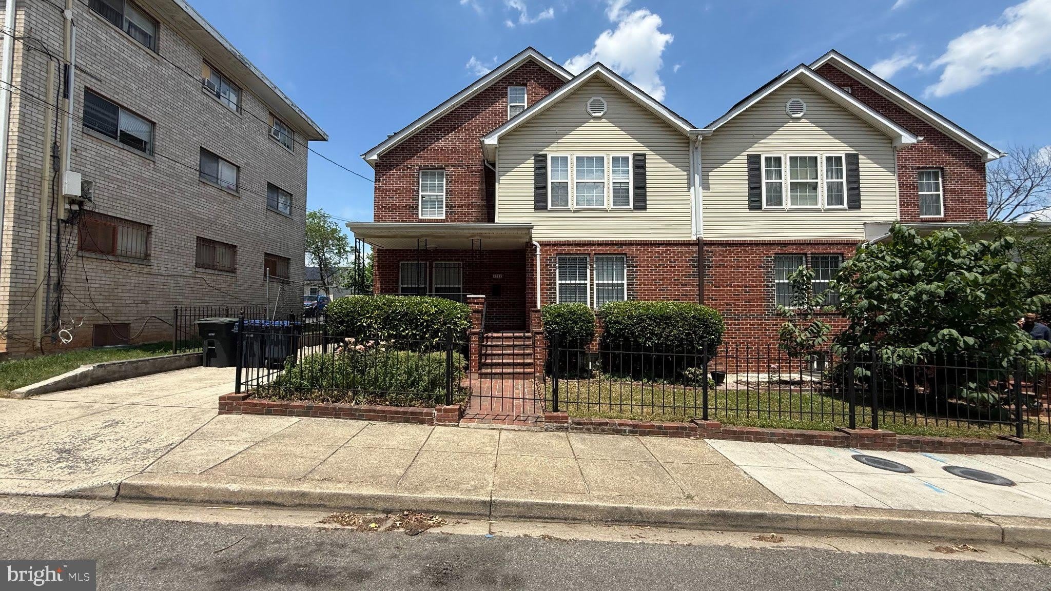 5212 ASTOR Place SE – photo 1