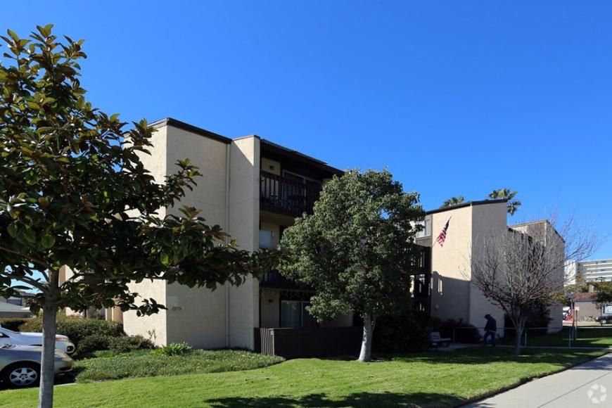 4820 Cass St. – photo 1