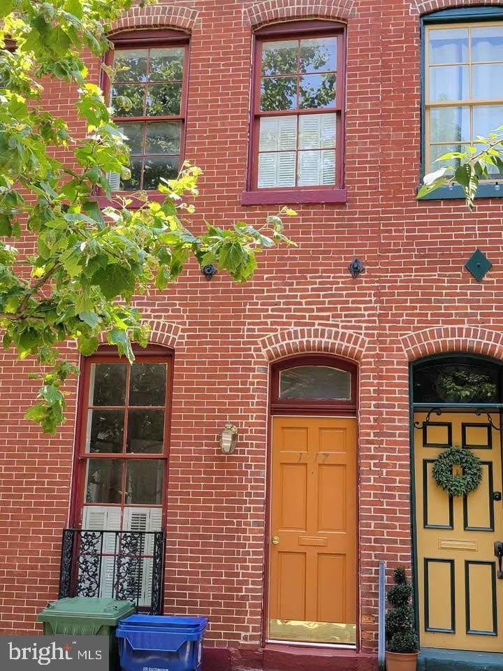 1317 HOLLINS Street – photo 1