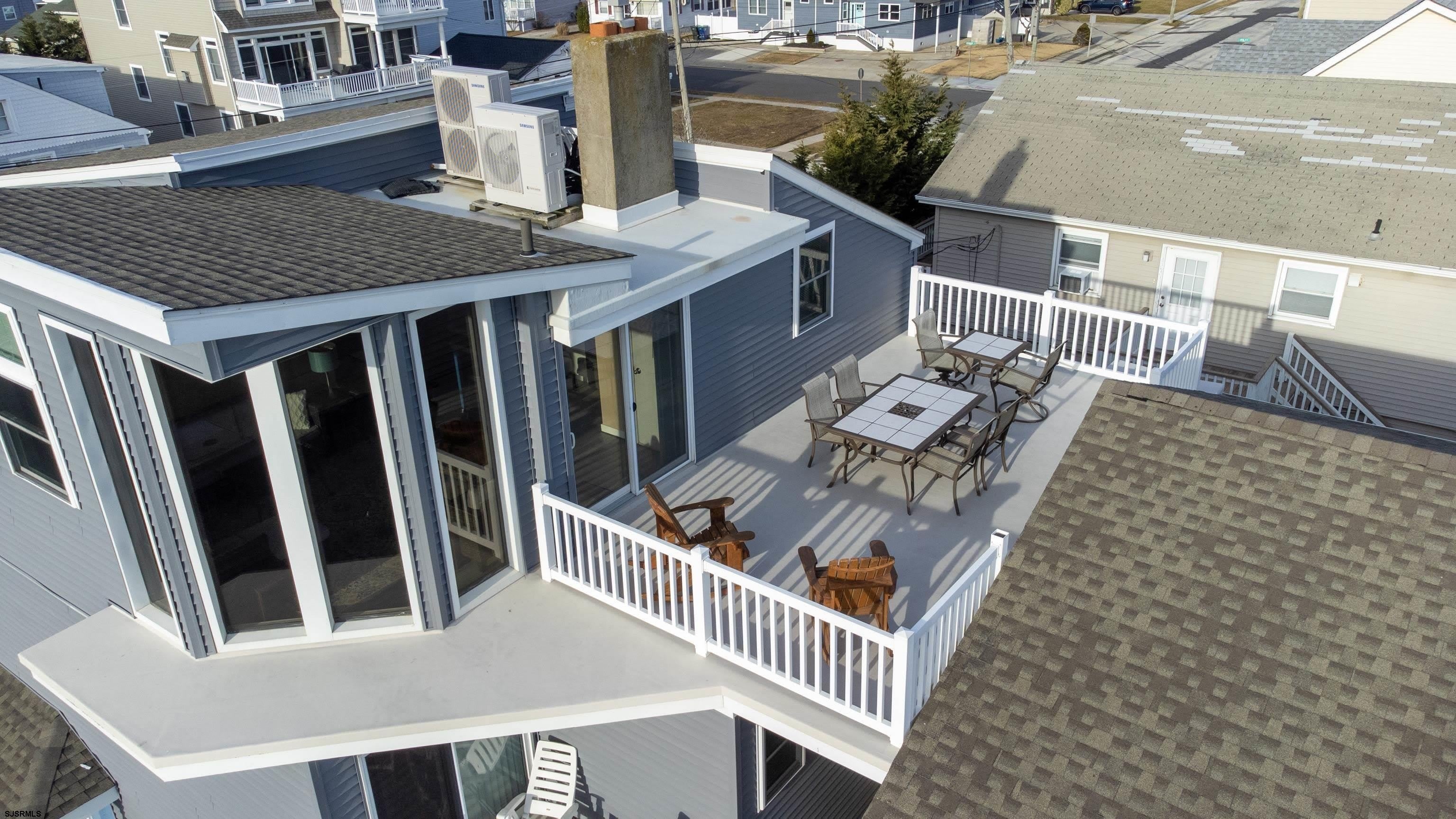 300 Beach Ave E – photo 1 of 47