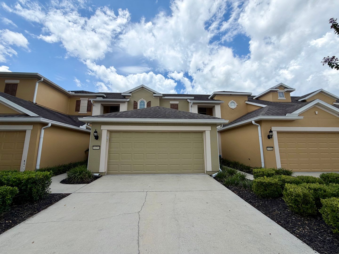 Spacious Townhome in Central Location! – photo 1