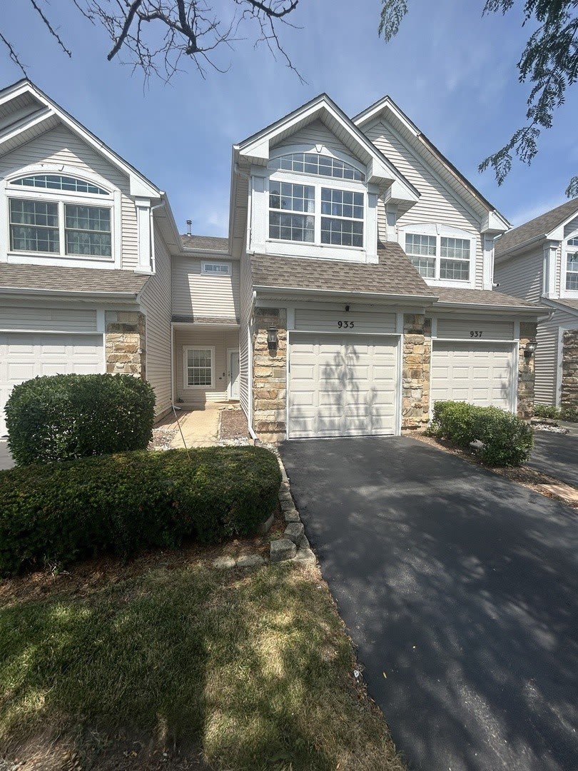 935 Viewpoint Drive – photo 1 of 26