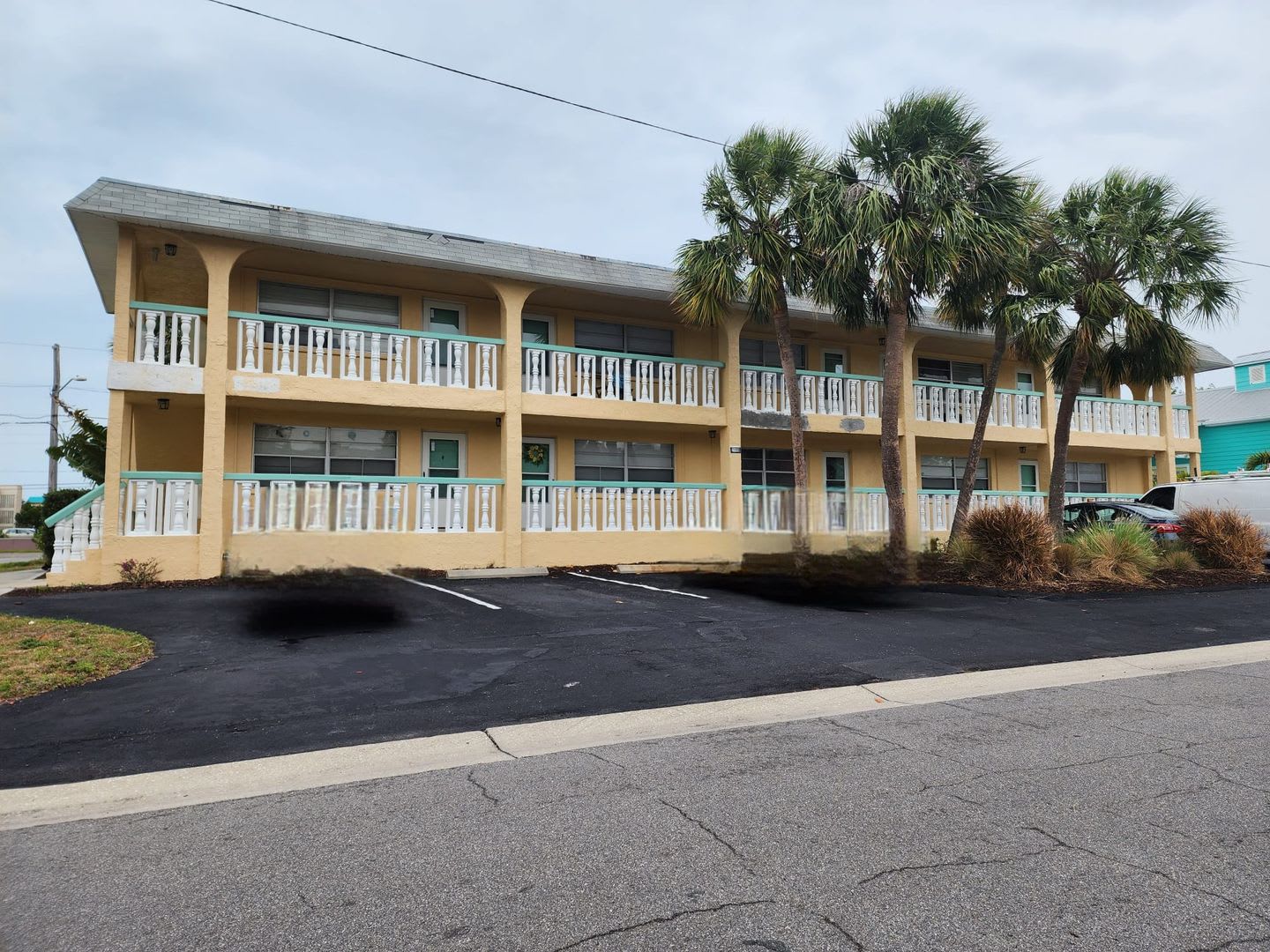 Updated One Bedroom Apartment Near Downtown Gulfport – photo 1 of 27