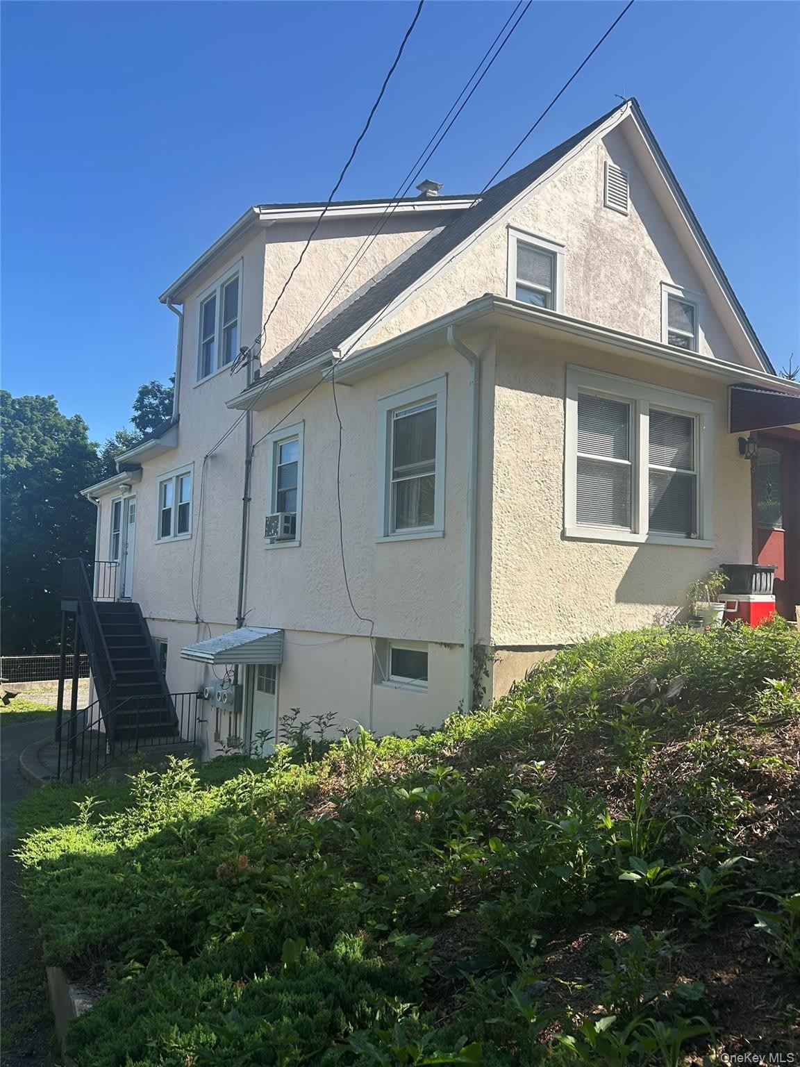 34 Bedford Ave – photo 1 of 7