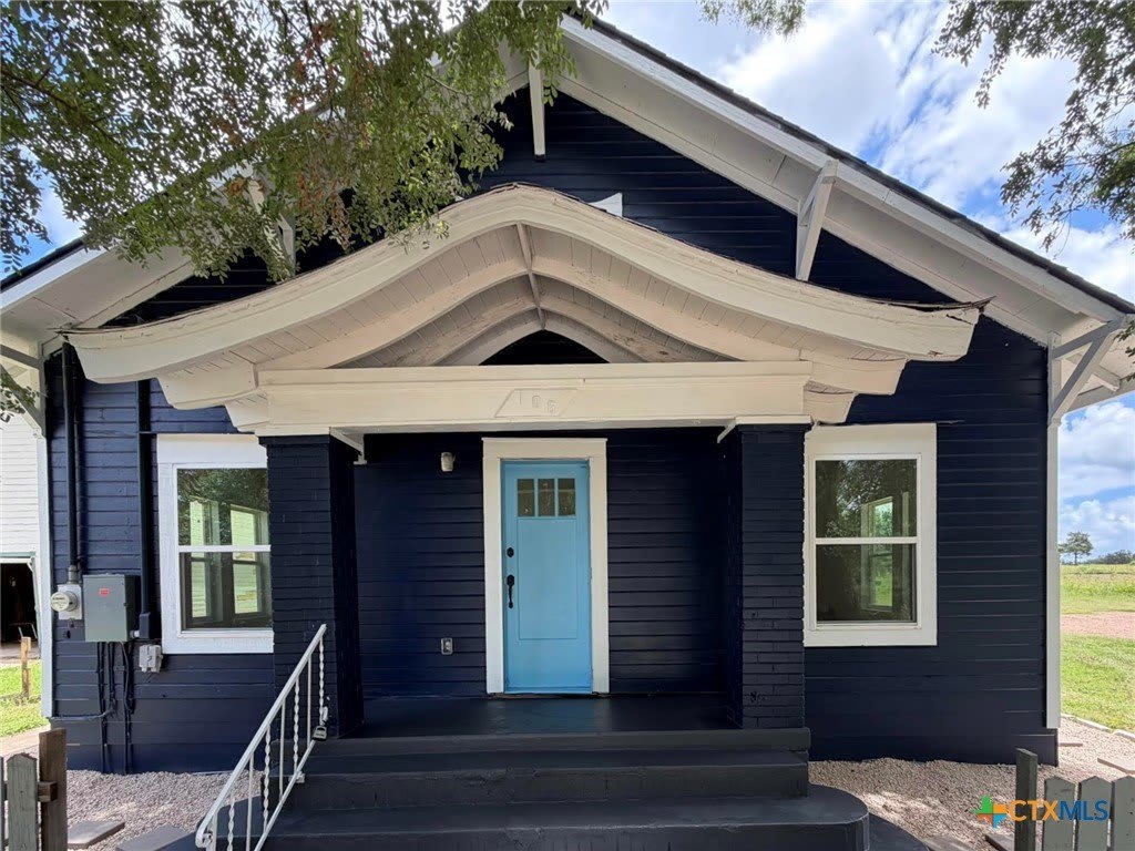 106 N Pear Street – photo 1 of 11