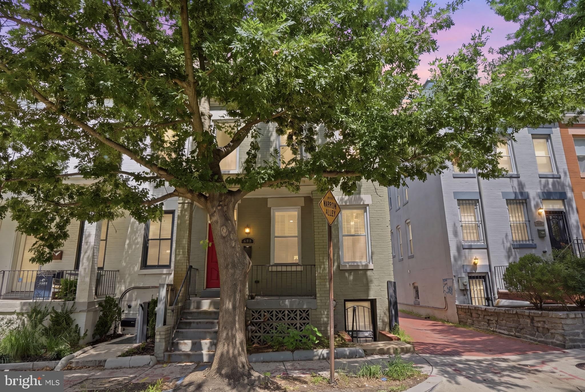 601 KENYON Street NW – photo 1
