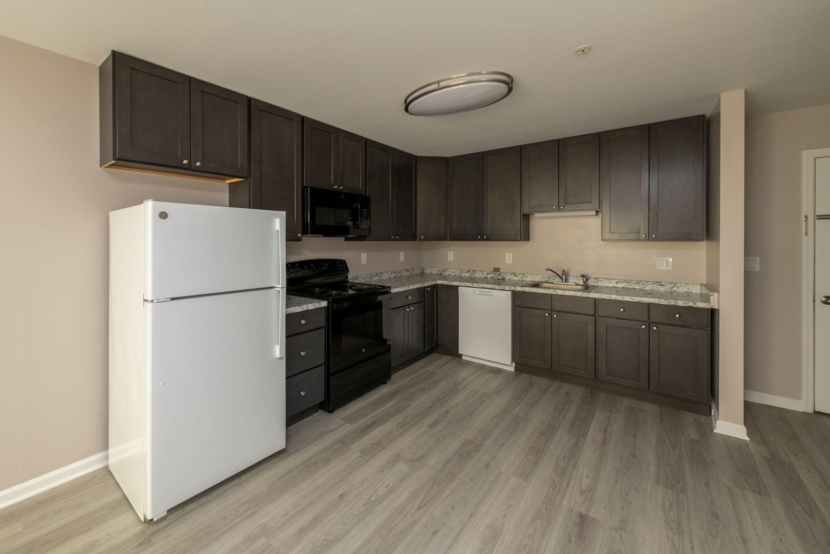 Midtown Apartments – photo 1 of 8