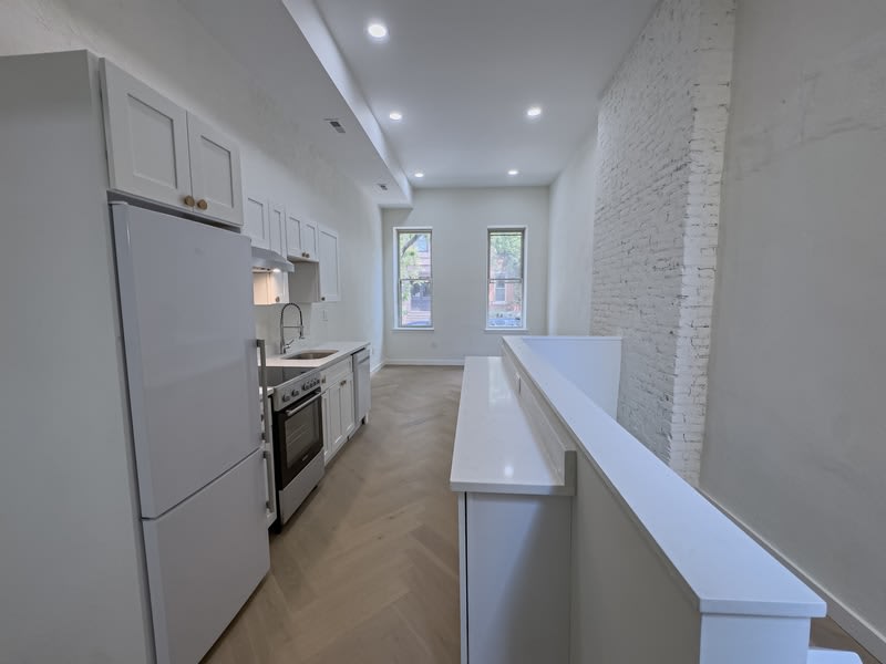 1934 Green St – photo 1