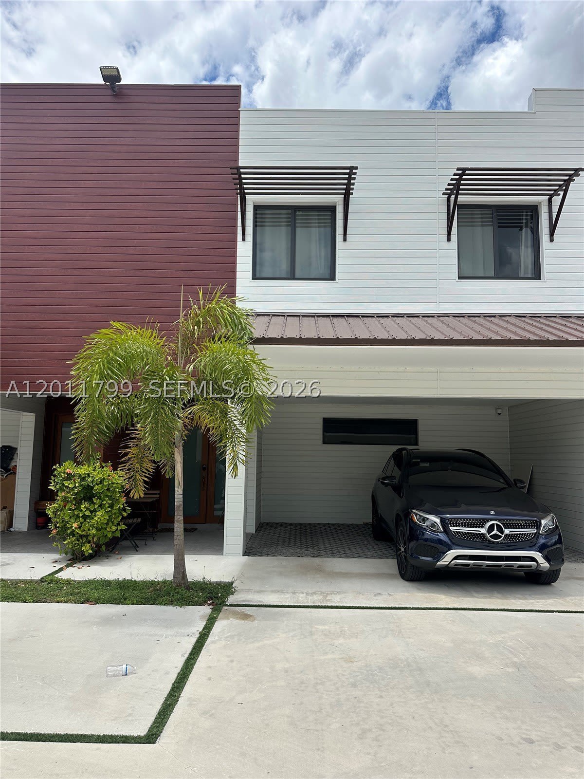 958 NW 10th St – photo 1