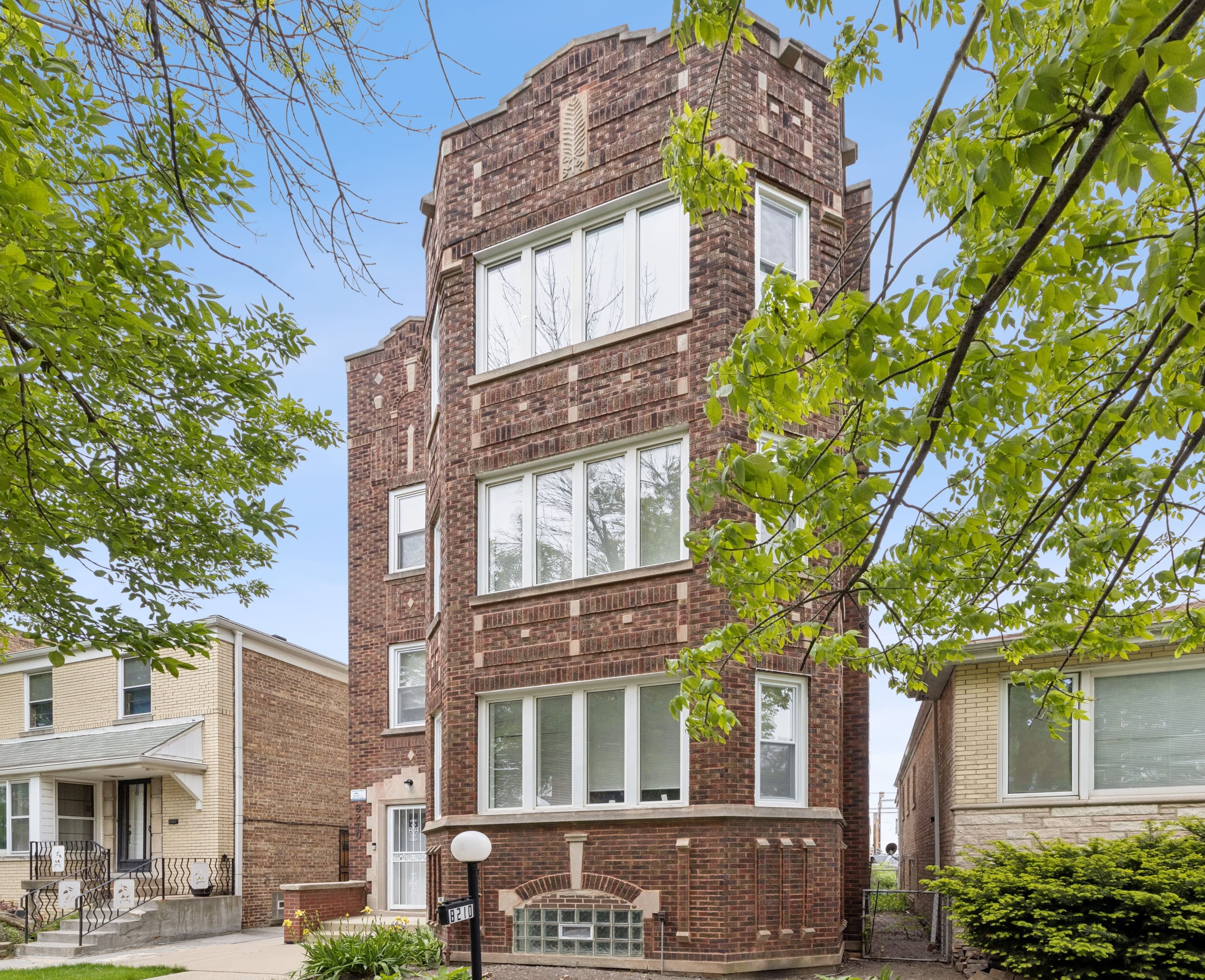 8210 South Marshfield Avenue – photo 1