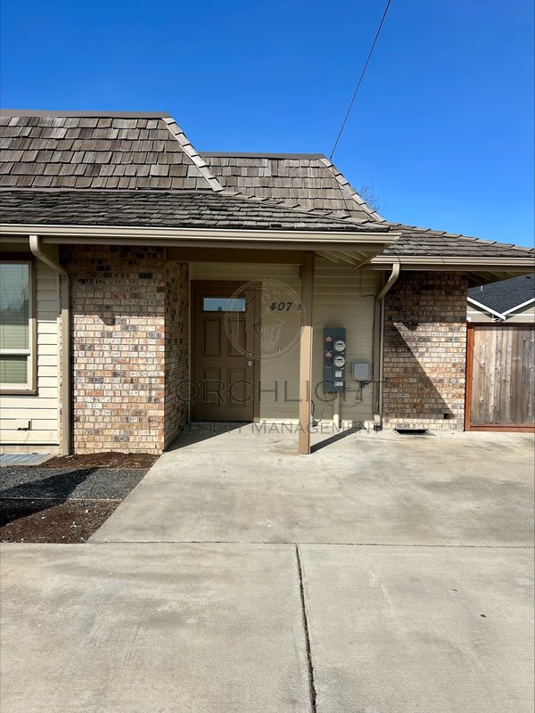 407 East Main Street – photo 1 of 11
