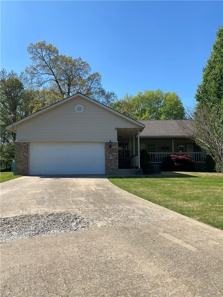 8737 Golf Creek Drive